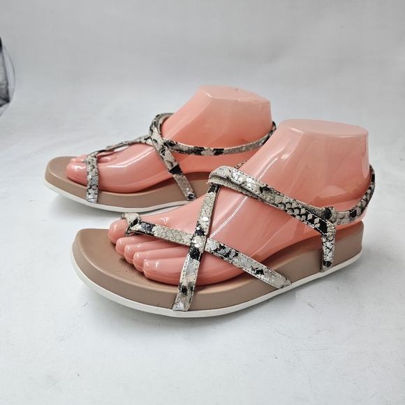 A New Day Eden Snakeskin Toe Loop Sandals Womens 7 Gray Strappy Hook Loop - Picture 2 of 10